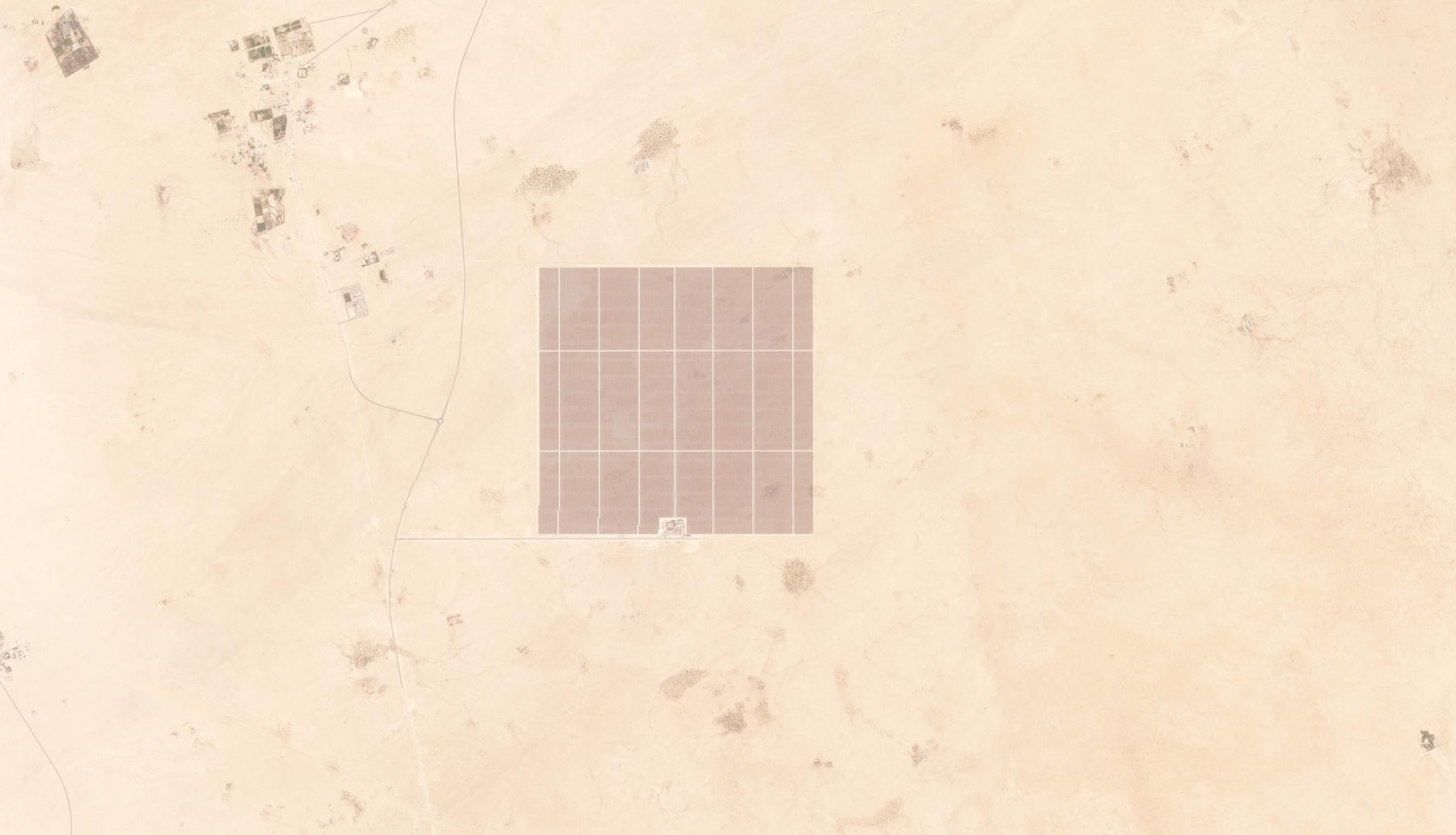 Figura 9 — Al Kharsaah Solar PV, Qatar (PlanetScope, 7 marzo 2026)